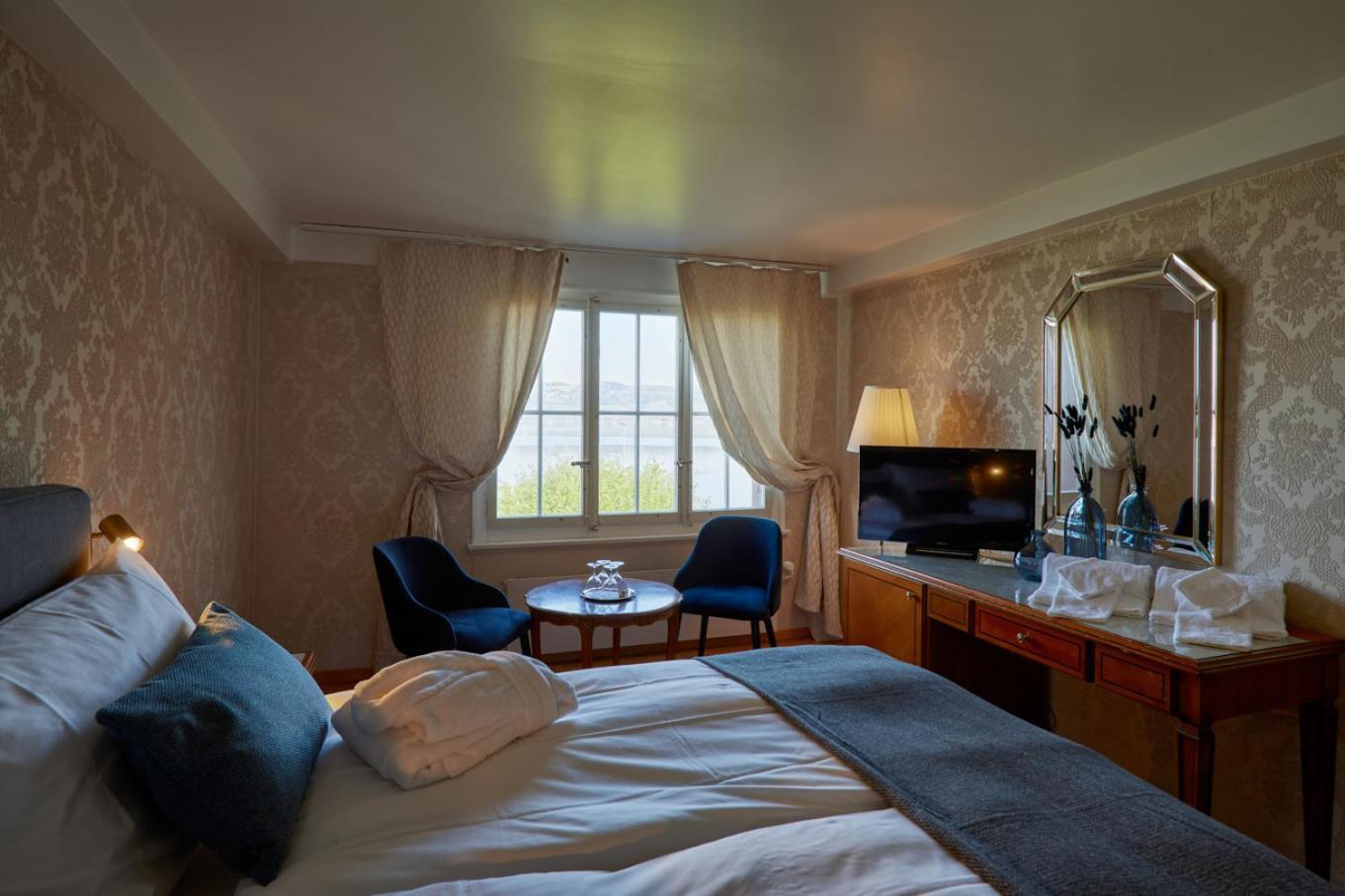Schiff Am Hotel Murten
